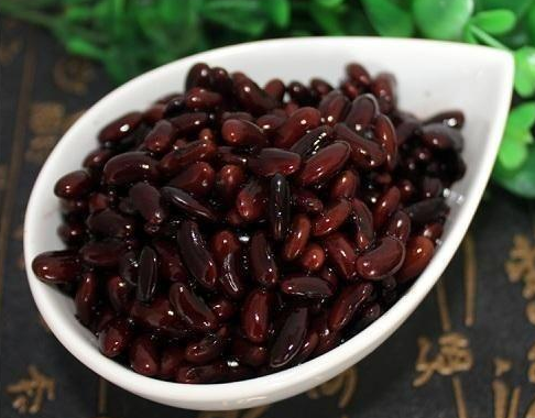 男人肾虚的症状表现有哪些（男人肾虚吃什么食物可以补肾）