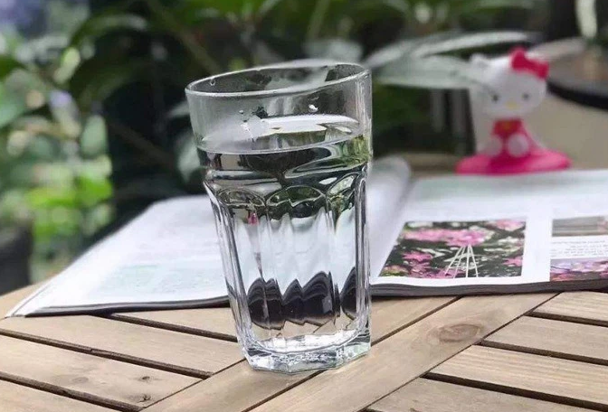 矿泉水纯净水苏打水究竟有何区别（详解矿泉水纯净水苏打水的区别）