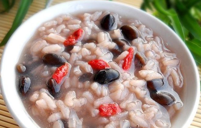 秋冬养肾多吃五种黑色食物（延缓衰老养颜美容超养生）