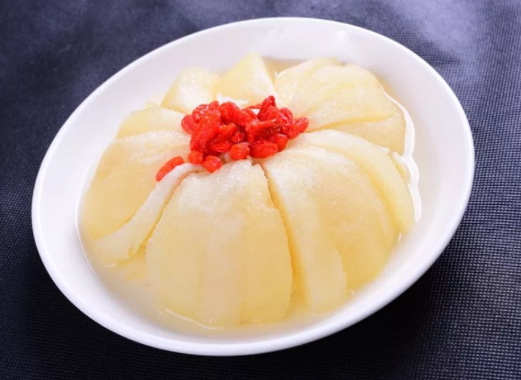 秋天干燥小心便秘（推荐这5大食疗方缓解婴儿便秘）