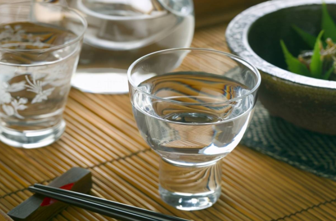 酒精对人体的作用是什么（详解酒精对人体的作用）