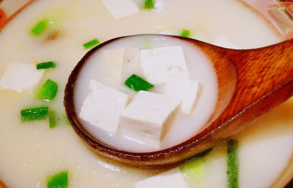 男士食用豆腐有什么危害（豆腐和什么食物不能一起食用？）