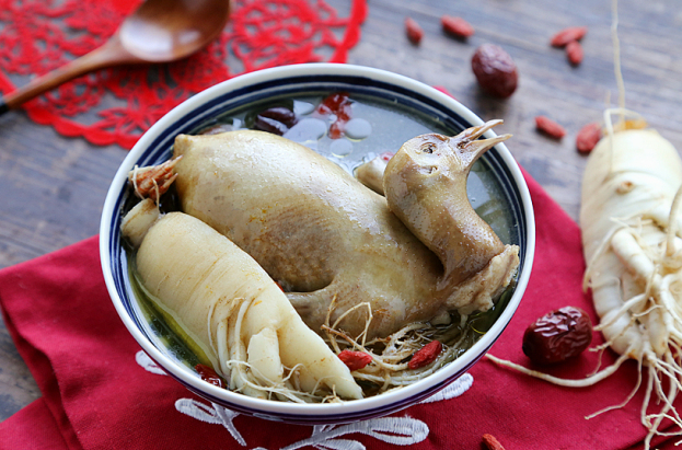 性生活前饮食有什么讲究（合理饮食可改善夫妻性生活）