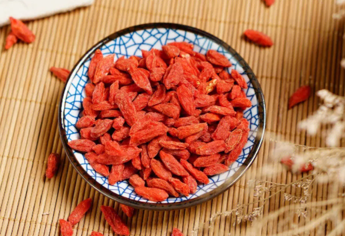 枸杞子补阴虚(阴虚火旺能常吃枸杞吗)