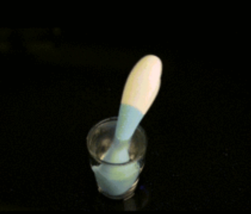 女用振动棒能用吗（女士穿戴振动棒）