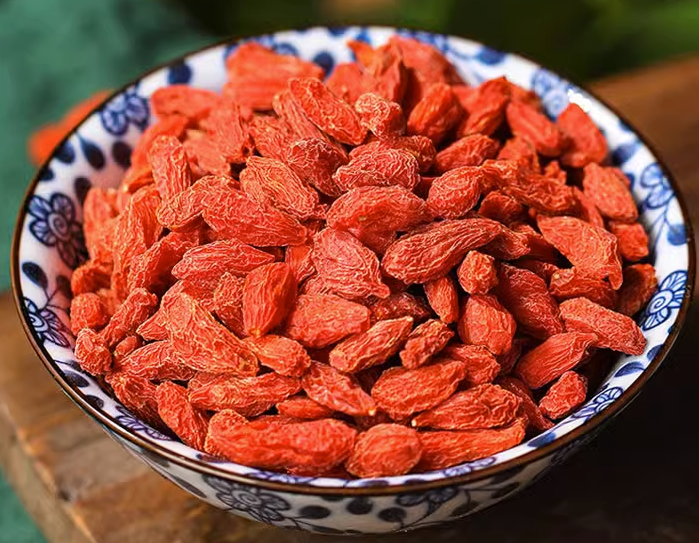 枸杞子的晾干方法(枸杞受潮了怎么晾干用途)