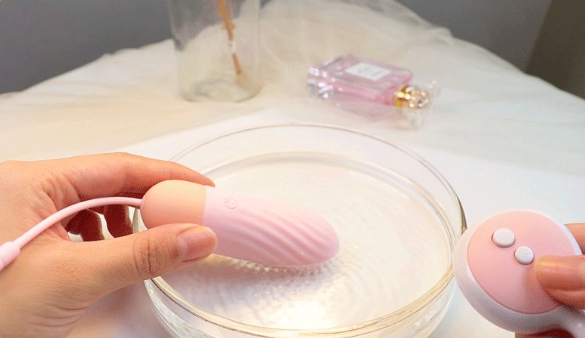女用性大头振动棒（女用小直径伸缩振动棒）