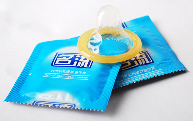 避孕套使用教程女(避孕液使用方法)