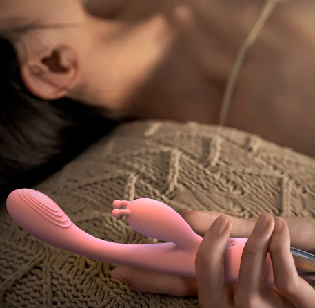 男主对女主用振动棒（男人经一周用2次振动棒按摩阴茎）