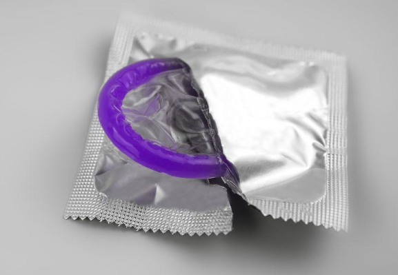 去除避孕套橡胶味道(有一股强烈的橡胶味道，也就是气球的味道，是真的假的)