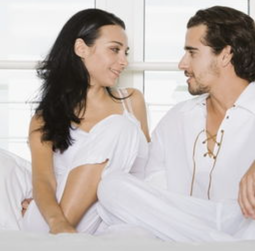 结婚8年,老夫老妻怎么增加性生活情趣