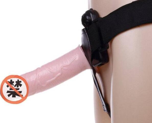 穿戴式假阳具上操自己老公