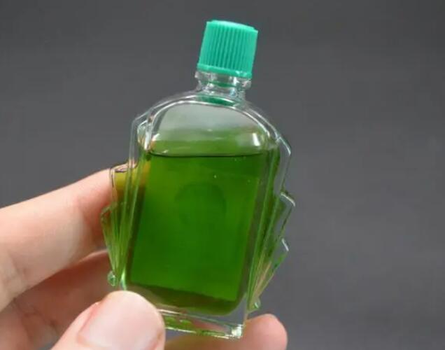 风油精可以涂在阴囊上吗 风油精的成分及用途