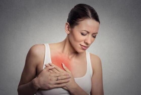 女性乳腺增生是什么症状表现，需要注意什么？