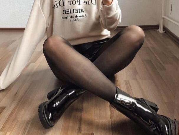 女生穿黑丝袜是为了勾引男生吗？