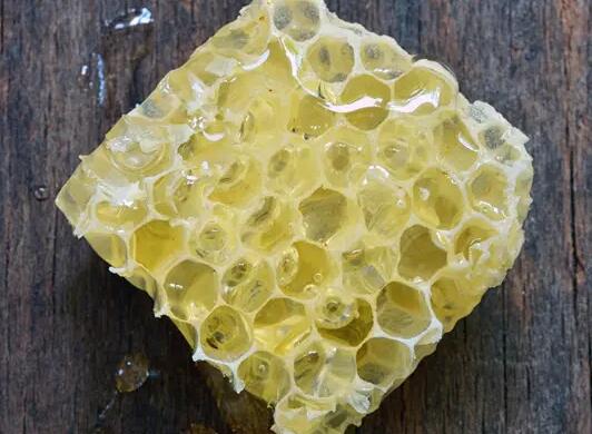 蜂胶的功效 蜂胶什么年龄吃最好