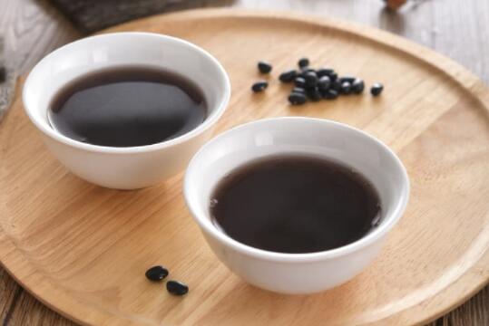 黑豆茶的营养价值 黑豆茶可以每天空腹喝吗