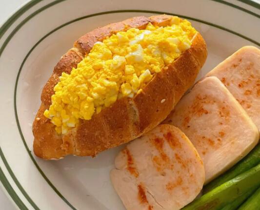 200斤男生减肥食谱（200斤的男生一天消耗多少热量）