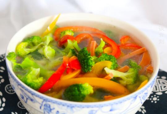 产后减肥瘦身食谱（产后肥胖是什么原因引起的）