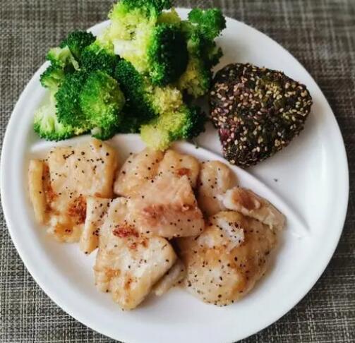 减肥午餐食谱（越来越多的人认识到减肥的重要性）