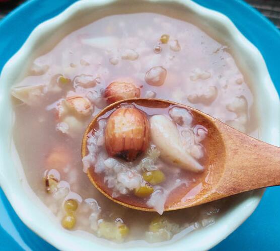 减肥药膳食谱（减肥药膳食谱配方及功效大全）