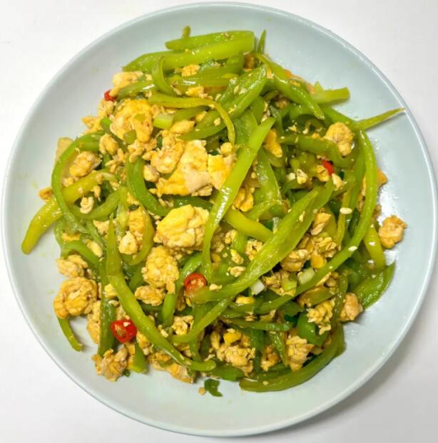 吃辣椒减肥食谱（吃辣椒减肥还是增肥）