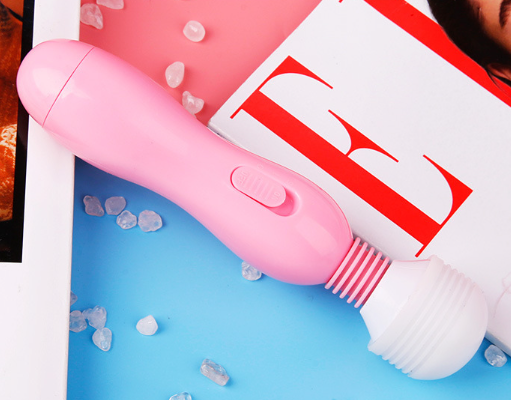 我给美女用情趣用品（情趣用品如何使用呢）