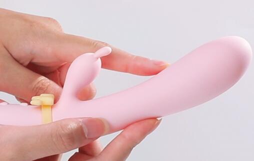 女人自慰振动棒的原理(女人自慰的方式姿势)