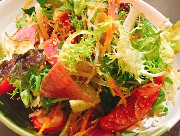 如何定食谱能减肥（如何通过控制饮食减肥）