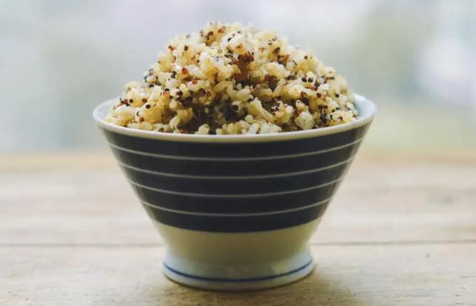 杂粮米饭减肥食谱（介绍一些杂粮米饭的食谱）