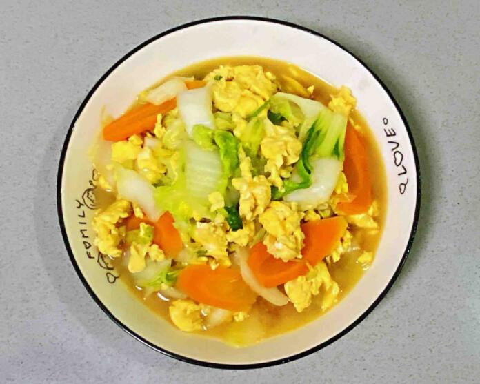 白菜鸡蛋减肥食谱（白菜鸡蛋热量高吗）