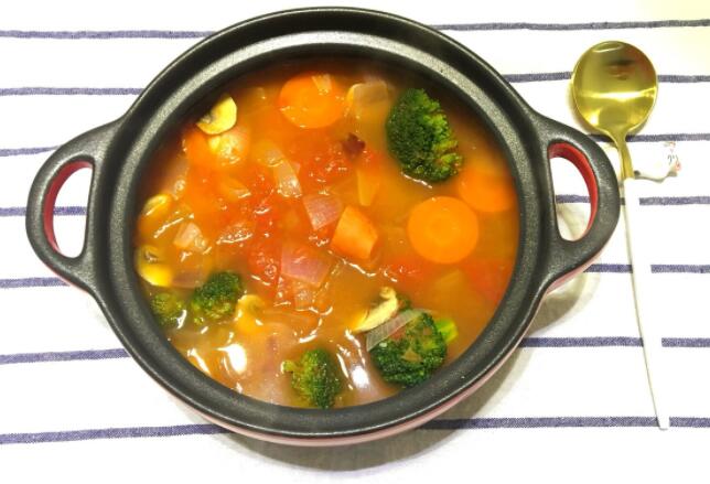 西红柿的减肥食谱（西红柿为主要材料的减肥食谱）
