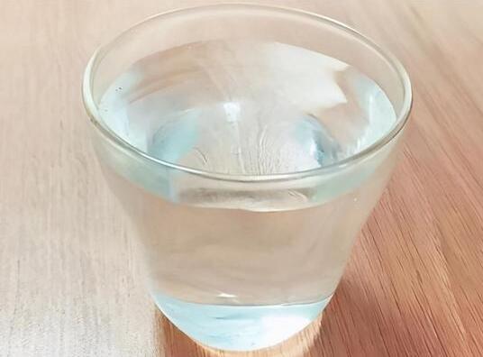 重视补充水分，维护健康需求