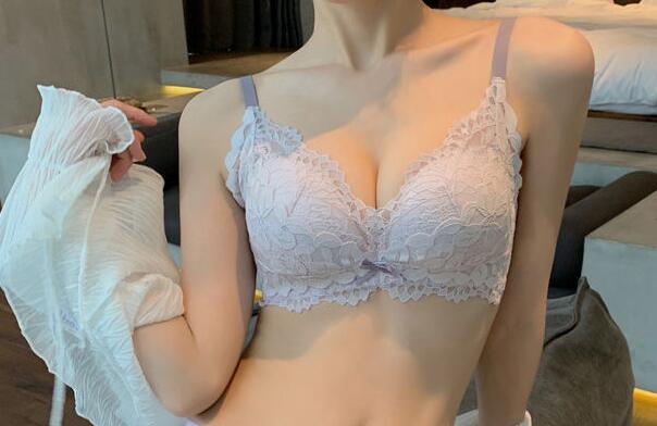 女孩们应如何选购情趣内衣(揭秘情趣内衣的穿着误区)