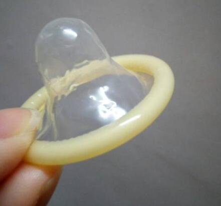 性生活中可以同时使用避孕套和润滑剂吗