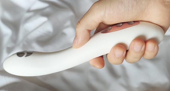 使用过情趣用品的小说(买情趣用品安全吗)