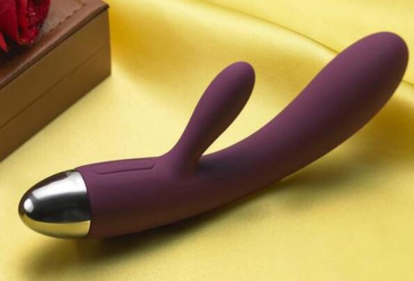 女性可以用情趣用品吗(男人喜欢用情趣用品)