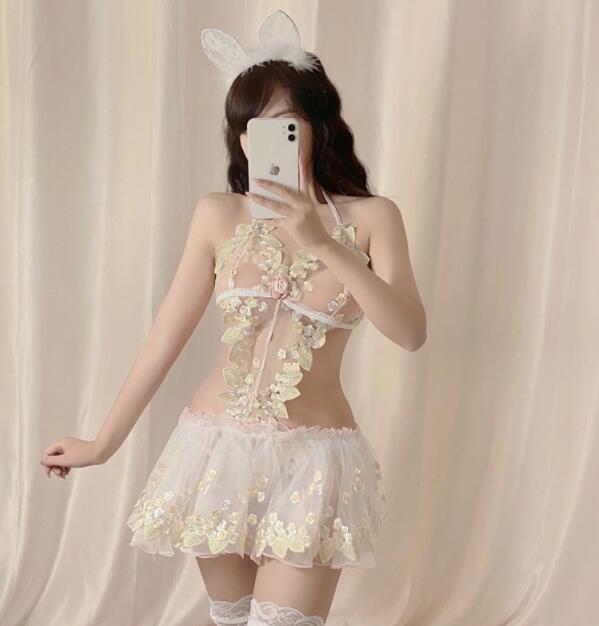 女性在用情趣用品(夫妻情趣用品有什么)
