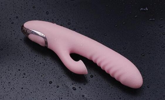 女朋友主动用情趣用品(增加女性性欲的情趣用品)