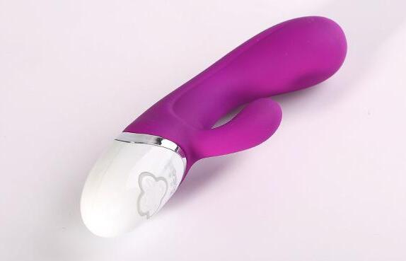 女生用过情趣用品（情趣用品夫妻怎么使用）