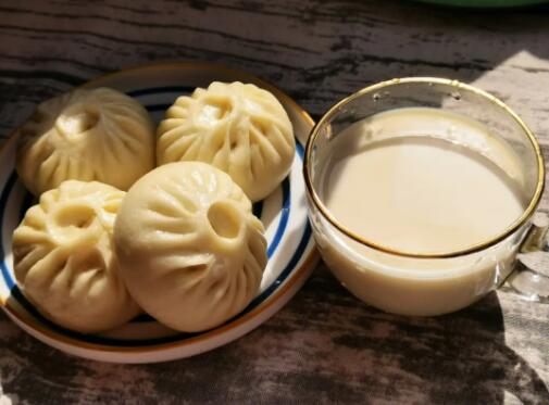 胡萝卜包子的来源（胡萝卜的营养成分和功效）