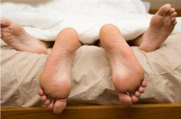 男同性恋怎么解决生理问题（同性恋调情用品）