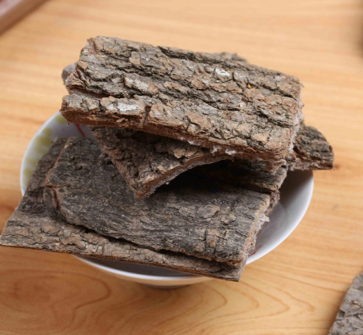 杜仲作用与功效（杜仲作用与功效有哪些）