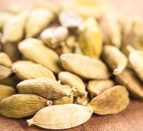 豆蔻的功效与作用（绿豆蔻的功效与作用）