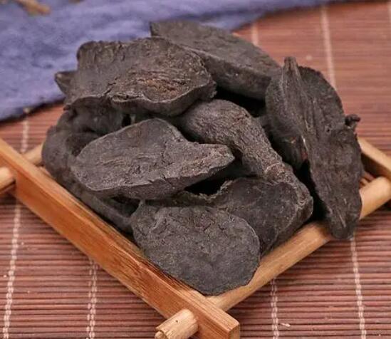 何首乌的功效和作用（何首乌的禁忌和注意事项）