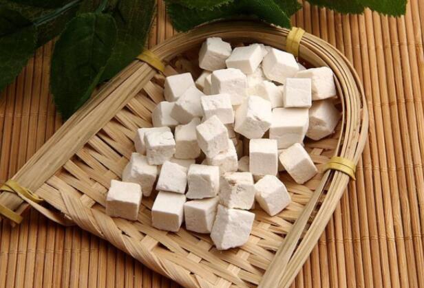 介绍茯苓（中药茯苓的功效与作用是什么）