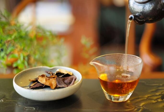 茯苓茶的功效与作用（陈皮茯苓茶的功效与作用）