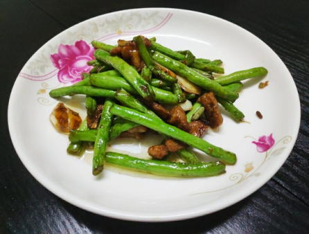 长豆角怎样做好吃（长豆角怎样做好吃又简单）