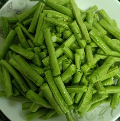长缸豆怎么炒好吃（长缸豆怎么炒好吃又不变色）