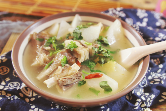 重庆羊肉汤锅哪里好吃（重庆好吃的羊肉汤）